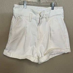 Levi’s white high waisted jean shorts GUC SZ 27
